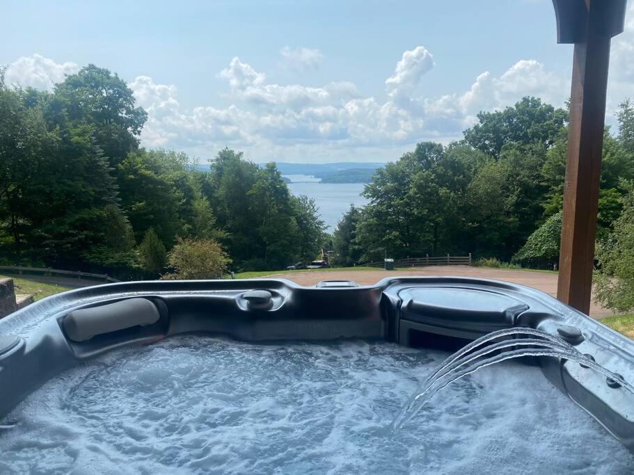 Villa Primo Vista! Spectacular views, Dock Slip, Hot Tub McHenry Exterior foto