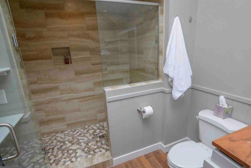 Villa Primo Vista! Spectacular views, Dock Slip, Hot Tub McHenry Exterior foto